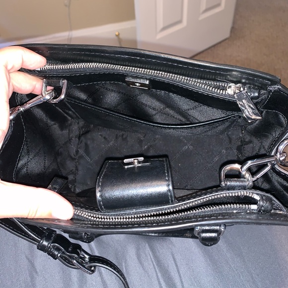 COPY - Michael Kors Purse - Picture 3 of 4